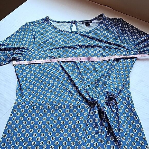 Ann Taylor pullover dress with slimming tie size XS - Picture 6 of 10